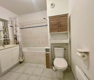 Location Appartement 2 pièces 47m² HENIN BEAUMONT 62110 - Photo 2