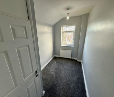 3 bedroom end of terrace house to rent - Photo 5