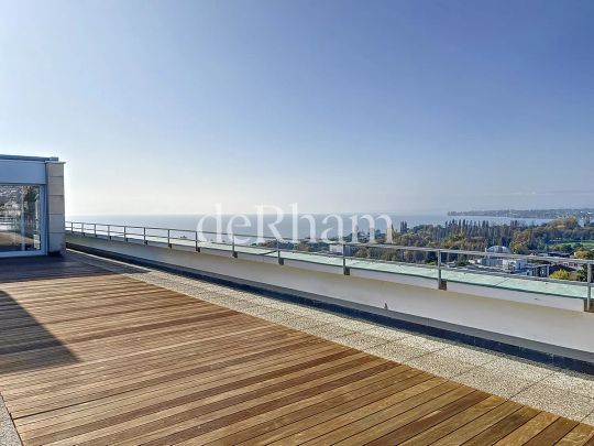 Un appartement unique avec une vue à couper le souffle! - Photo 1