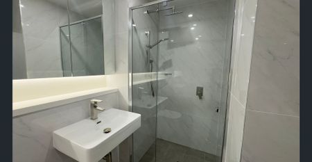 Level 6 Brand new apartment with Sunny Room - Photo 2