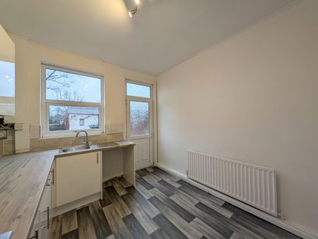 2 bedroom terraced house to rent - Photo 4