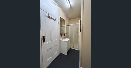 Centrally located with two bedrooms - Photo 5