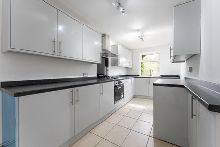 3 bed semi-detached house to rent in Yoxall Road, Solihull, B90 - Photo 4