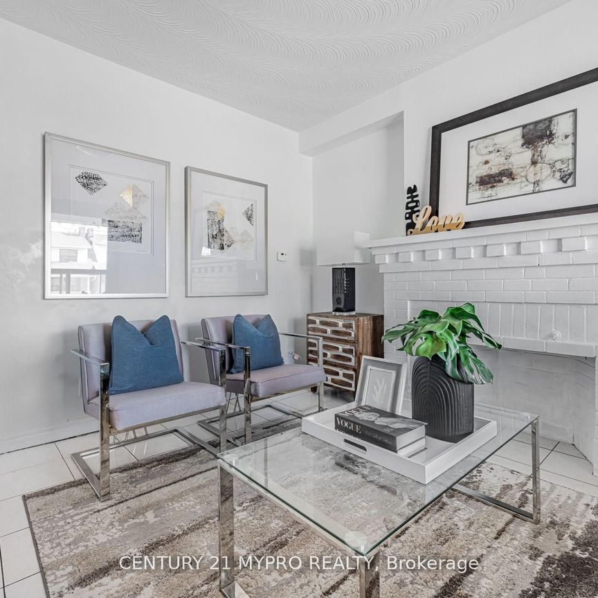 For Lease - 1943 Dufferin Street, Toronto, Ontario - Photo 1