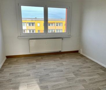 Neu sanierte, helle 3-Raumwohnung mit Balkon, Dusche und attraktive... - Photo 1