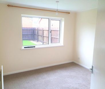 3 bedroom detached bungalow to rent - Photo 2