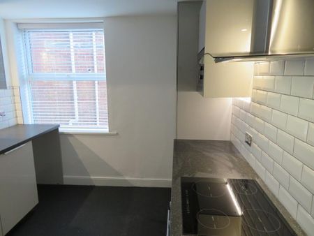 2 bedroom flat to rent - Photo 5