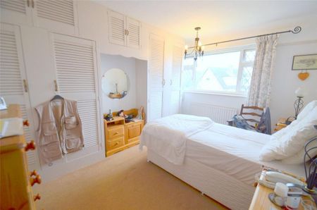 3 bedroom semi-detached house to rent - Photo 4