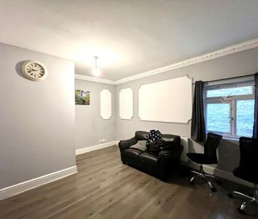 6 bedroom terraced house to rent - Photo 1