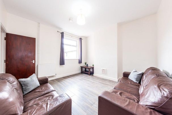 5 bedroom terraced house to rent - Photo 1