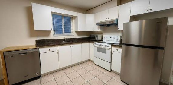 Vancouver East - Victoria vs E 46th 2 bdrms ground floor for rent - Photo 2