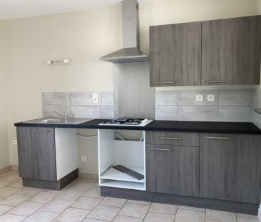 T4 EN DUPLEX AVEC STATIONNEMENT - PONTCHARRA SUR TURDINE - Photo 2