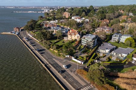 3 bed apartment to rent in Evening Hill Grange, 18 Alington Road, BH14 - Photo 5