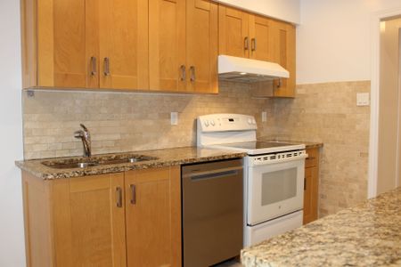 For Lease - 2033 Lumberman Lane, Oakville, Ontario - Photo 3