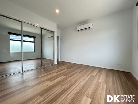 Brand New 3 Bedroom Townhouse - Photo 5