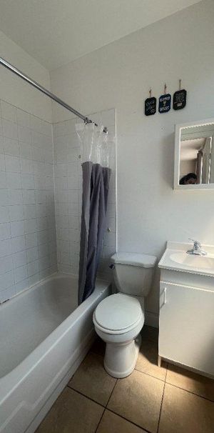 Beau 3 ½ lumineux et bien situé - Photo 1