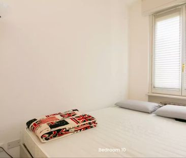 Via Francesco Caracciolo, Milan, Lombardy 20155 - Photo 5