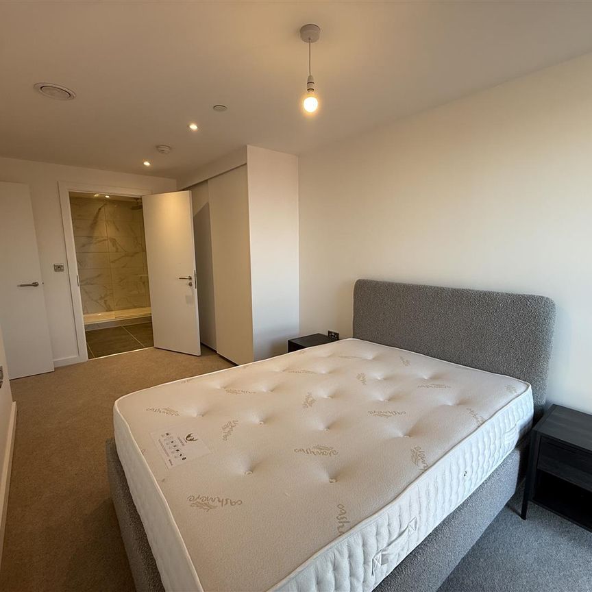 The Railings, Middlewood Locks - Photo 1