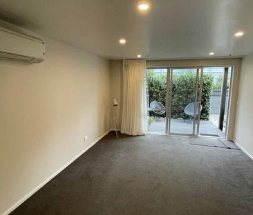 Modern 2BR City Haven - Deck & Garden! - Photo 5