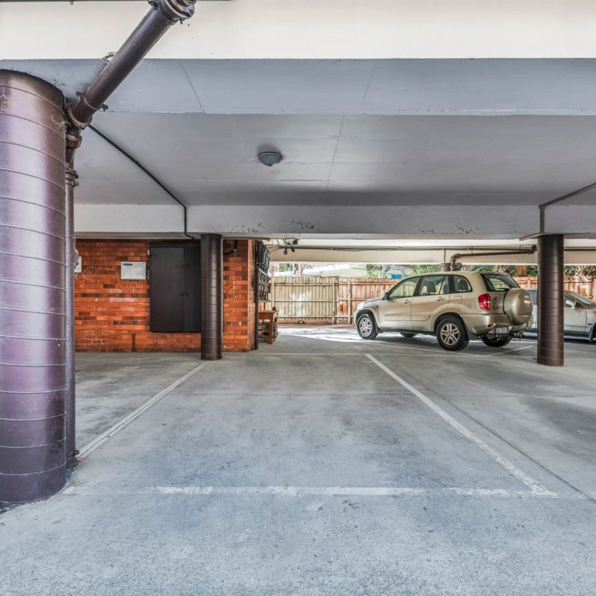 Charming 1-Bedroom Unit in Prime St Kilda East Location - Photo 1