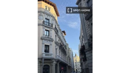 2 room luxury Flat for rent in Madrid, Spain - Photo 2