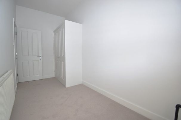 Rushey Green, London, SE6 - Photo 1