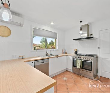 Sunny 3-Bedroom Home in Newnham - Photo 4