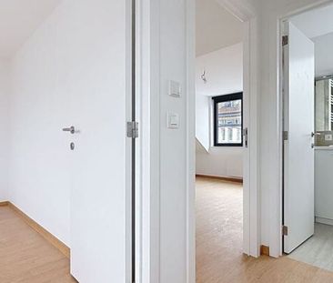 Penthouse te huur in Ukkel voor € 2.000 met 2 slaapkamers - Photo 3