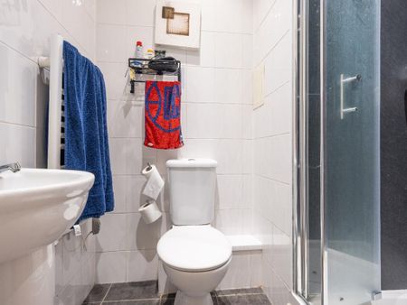 2 bedroom apartment to rent - Photo 5