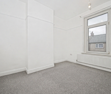 3 bedroom end of terrace house to rent - Photo 5