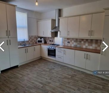 3 bedroom end of terrace house to rent - Photo 5