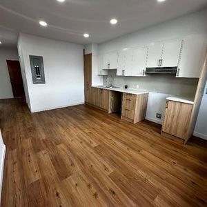 Grand 51/2 rénové/3chambres/wi-fi inclus/1050pi2/ haut duplex - Photo 2