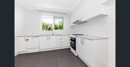 NATURAL LIGHT FLOODS THIS SPACIOUS THREE BEDROOM HOME WITH BALCONY AND PARKING. PERFECT SPACE FOR WORKING FROM HOME - Photo 3