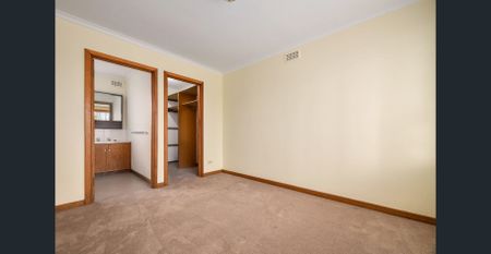 Charming & Convenient Youngtown Unit – Perfect for Easy Living - Photo 5