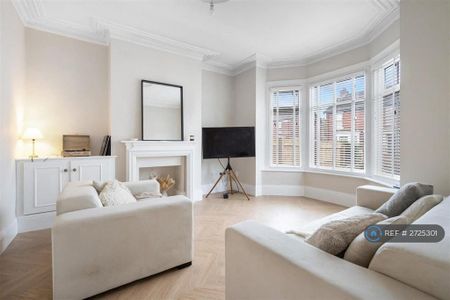 3 bedroom semi-detached house to rent - Photo 4