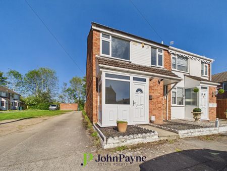 3 bedroom semi-detached house to rent - Photo 3