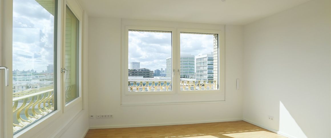 Panoramablick über Berlin: 2-Zi.-Wohnung im 9. OG mit ca. 85 qm -lichtdurchflutet und großzügig- - Foto 1