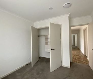 2BR Granny in Flat Bush! - Onsite Parking - Photo 1