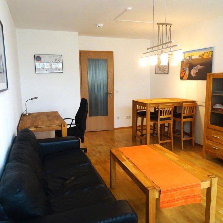 Möblierte 2-Zi-Wohnung mit Balkon & Spreeblick Berlin-Köpernick - Photo 1