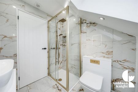 1 bedroom in a house share to rent - Photo 4