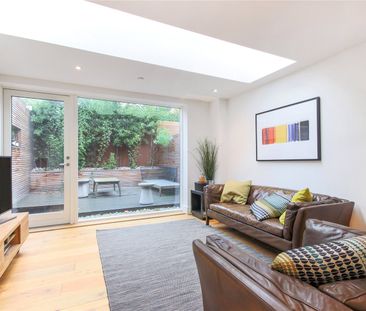Windsor Walk, London, SE5 8FA - Photo 1
