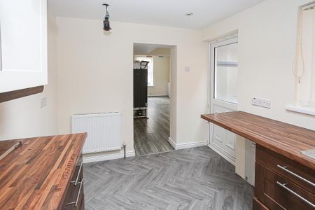 16 Eccles Street, Belfast, BT13 3GS - Photo 4