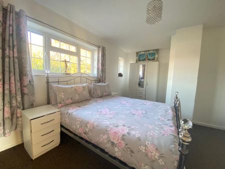 3 bedroom terraced house to rent - Photo 3
