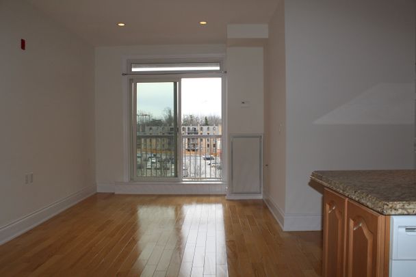 For Lease - 15450 Yonge Street Unit# 406, Aurora, Ontario - Photo 1