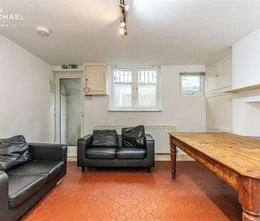 4 bedroom terraced house to rent - Photo 2
