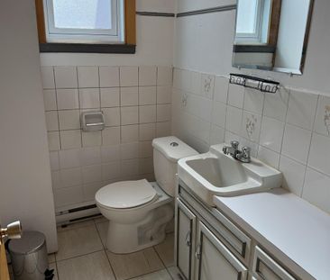 Immeuble - 258-266 Ball Joli 3 1/2 Tout Inclus - Photo 3