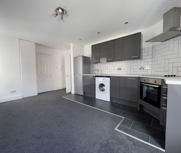 2 bedroom apartment to rent Wilmington Square, Eastbourne, BN21 - Photo 6