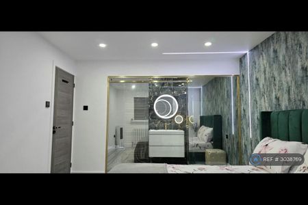 5 bedroom detached house to rent - Photo 5