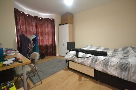 Price £4,200 pcm - Available 01/07/2026 - Furnished - Photo 4