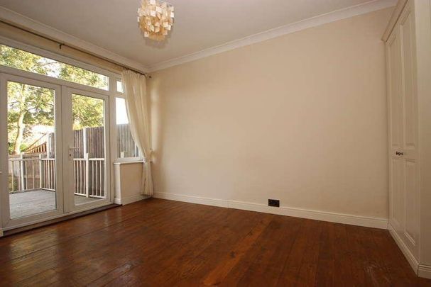 Essex Way, Benfleet, SS7 - Photo 1